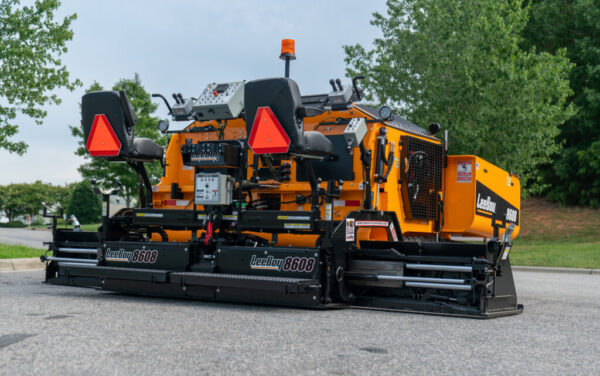 LeeBoy 8608 Asphalt Paver - Enduraquip